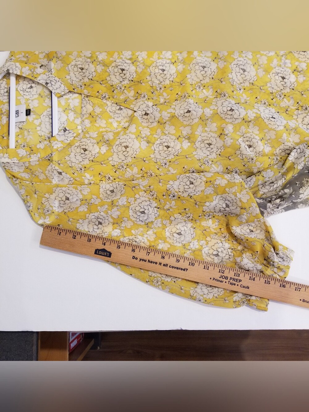 Cabi Amelia Top Women's Small Yellow Gathered Blouse  Peasant Floral Chiffon - Picture 2 of 9